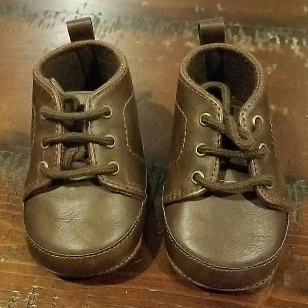Brown leather baby shoes